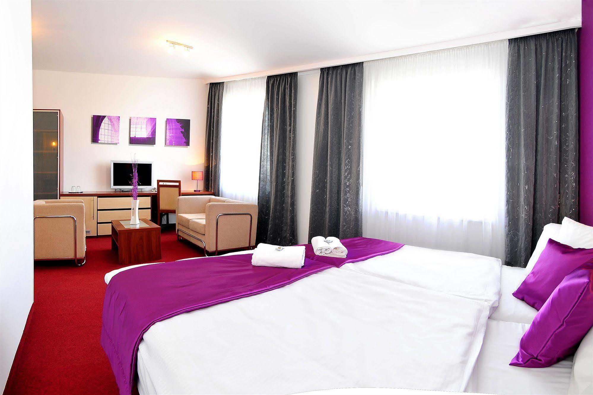 Szálloda Color 3*